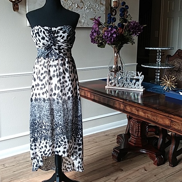 Charlotte Russe Strapless High Low Dress. Size M - Picture 4 of 17